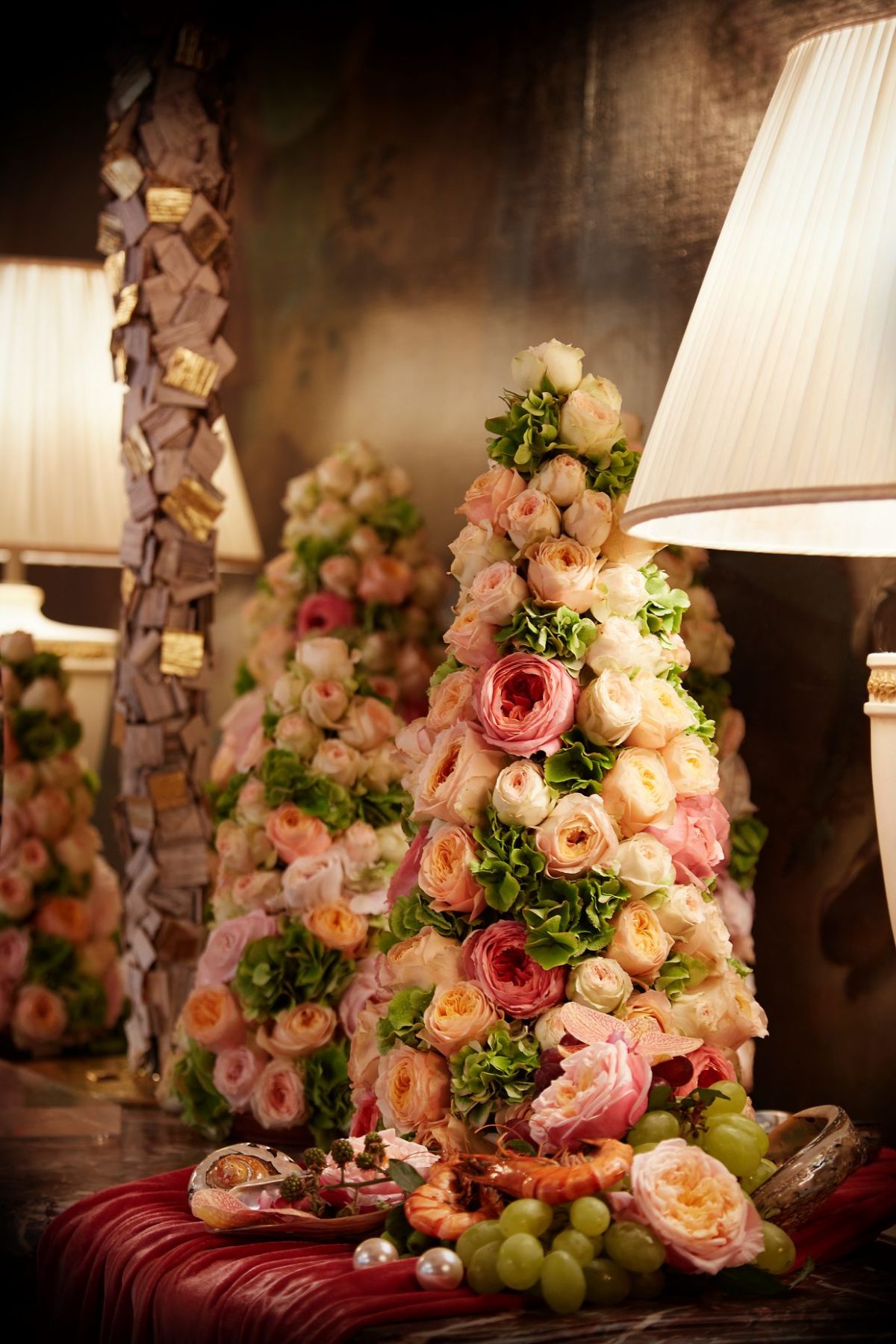 White and salmon flowers